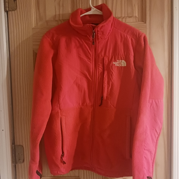 Like new Pink northface size medium - Picture 2 of 2